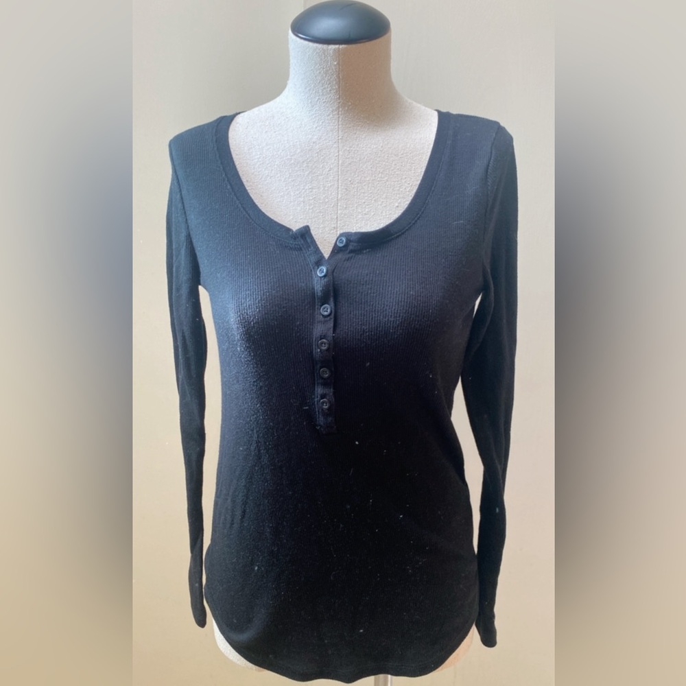 Women’s long sleeve henley